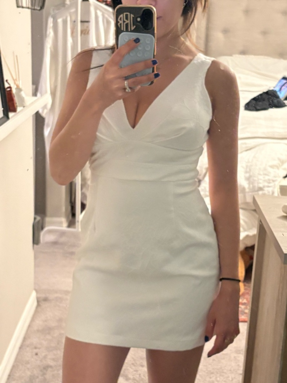 Donna Ricco White V-Neck Mini Dress